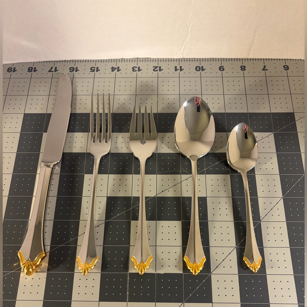 Oneida Golden Kenwood Community Stainless Flatwear